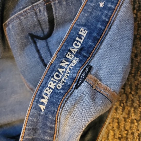 AE American Eagle Distressed Hi Rise Mini Denim Jean Skirt Women’s Size 2 - Picture 9 of 11